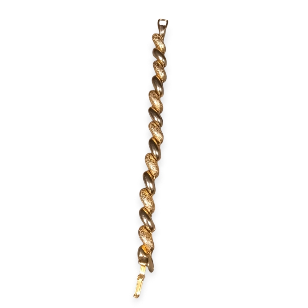 Vintage Gold Tone Textured & Smooth Link Bracelet USA Stamp 7" Clamp Snap - Picture 3 of 8